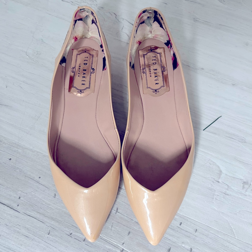 Ted Baker Cream Flats Elegant Pointed Toe Ballet Flats SZ 36.5 (6.5 US)